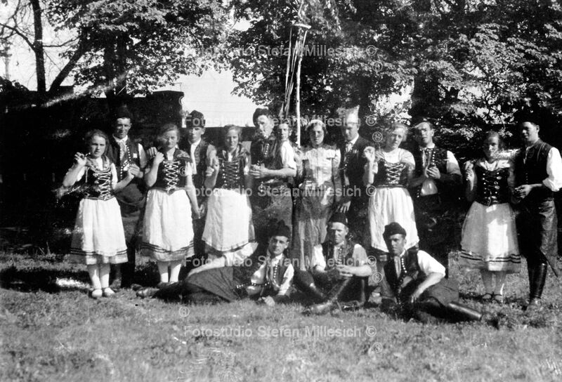 a9cf Volkstanzgruppe ca. 30er Jahre