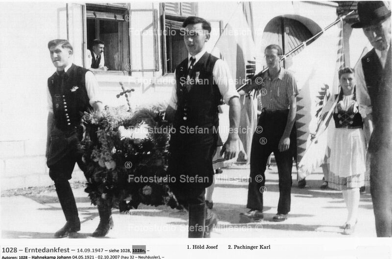 a15a 1947 Erntedankfest Kronenträger