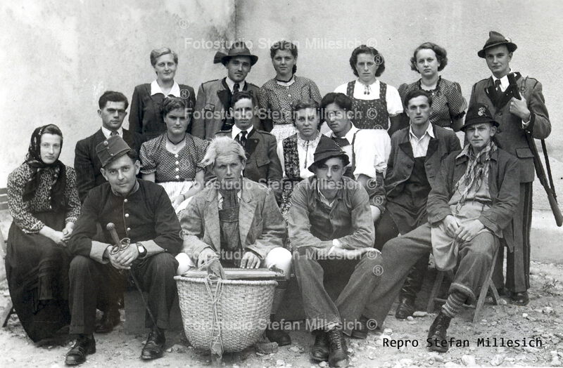 a20ba Theatergruppe St.Georgen ca 1949