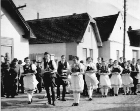 a20d 1952 Erntedankfest Aufmarsch