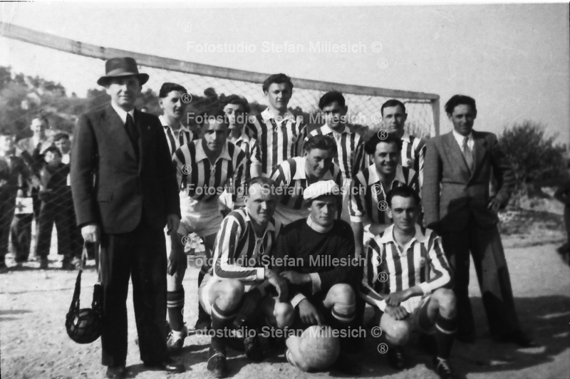 a21a Repro Fussballer Tschank