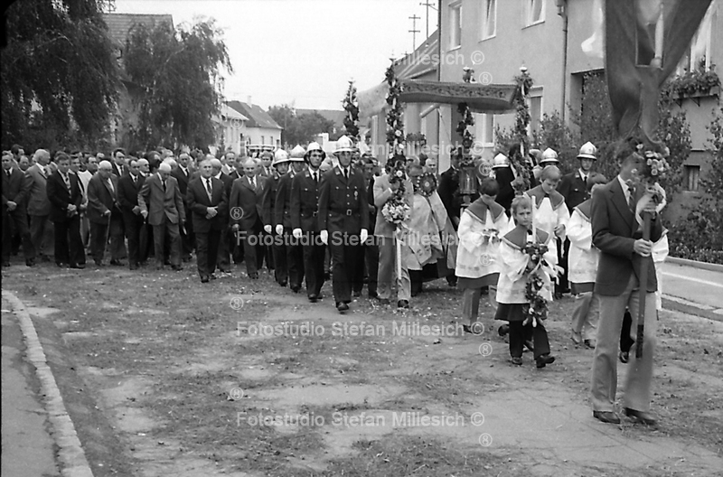 R207 - 0086 - Robert